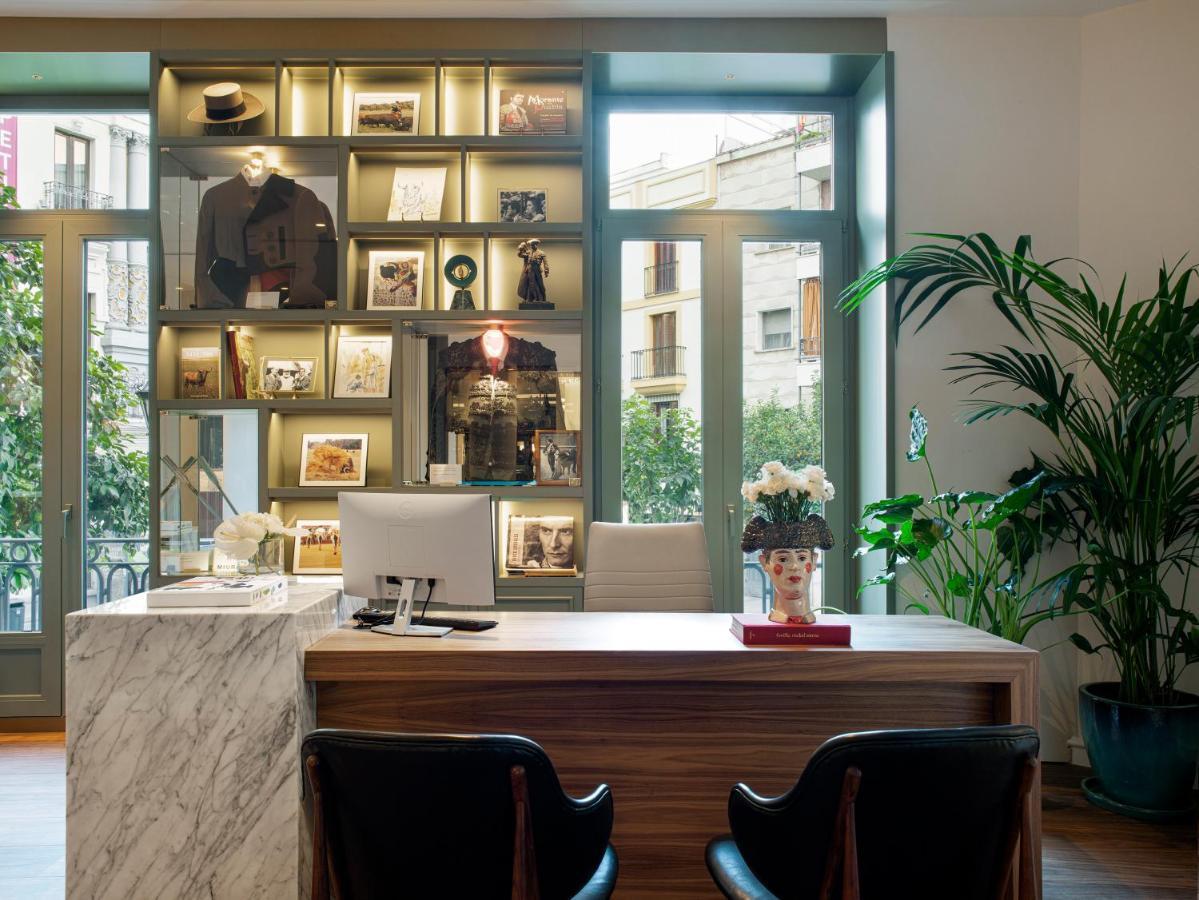 科隆盛美利亚酒店 塞维利亚 外观 照片 The Concierge Desk at the Mandarin Oriental, Paris